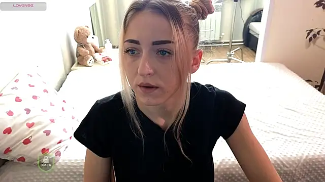 Snapshot of space_danger chatting on March 29, 2026, 7:54 am space danger online show from March 29, 2026, 7:54 am