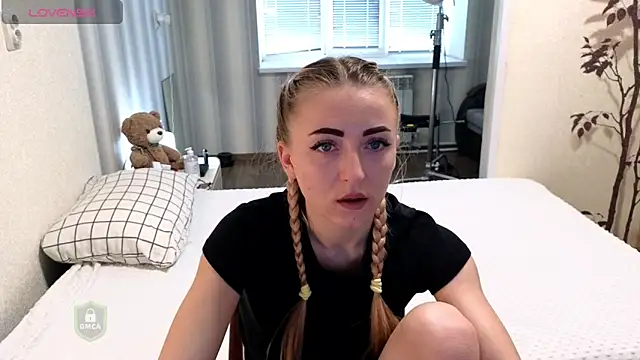 Snapshot of space_danger chatting on April 9, 2026, 5:42 am space danger online show from April 9, 2026, 5:42 am