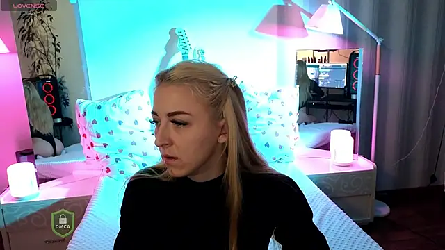 Snapshot of space_danger chatting on October 26, 2025, 3:01 pm space danger online show from October 26, 2025, 3:01 pm