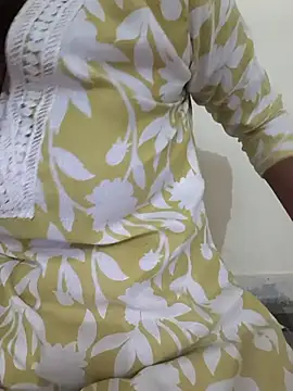 Snapshot of Alia-00 chatting on December 5, 2025, 3:27 am Alia-00 online show from December 5, 2025, 3:27 am