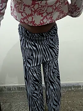 Snapshot of Alia-00 chatting on October 14, 2025, 4:02 am Alia-00 online show from October 14, 2025, 4:02 am