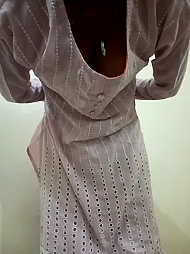 Snapshot of Alia-00 chatting on November 6, 2025, 4:16 am Alia-00 online show from November 6, 2025, 4:16 am