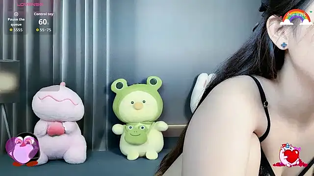 Snapshot of Aline_690 chatting on September 28, 2025, 2:35 pm Aline 690 online show from September 28, 2025, 2:35 pm