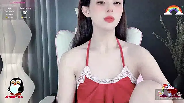 Snapshot of Aline_690 chatting on September 19, 2025, 7:12 am Aline 690 online show from September 19, 2025, 7:12 am