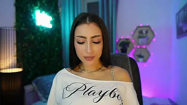 Snapshot of Bree__Morgan chatting on November 5, 2025, 7:28 pm Bree Morgan online show from November 5, 2025, 7:28 pm