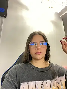 Snapshot of LilithAbril chatting on November 23, 2025, 4:00 am LilithAbril online show from November 23, 2025, 4:00 am