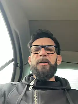 Snapshot of Michel_huge chatting on February 28, 2026, 8:25 am Michel huge online show from February 28, 2026, 8:25 am