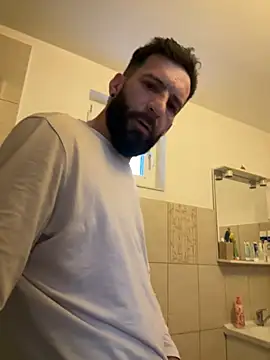 Snapshot of Michel_huge chatting on January 13, 2026, 6:06 am Michel huge online show from January 13, 2026, 6:06 am