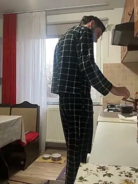 Snapshot of Michel_huge chatting on March 1, 2026, 5:07 am Michel huge online show from March 1, 2026, 5:07 am