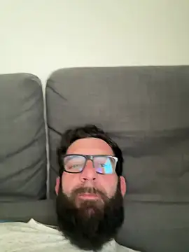 Snapshot of Michel_huge chatting on May 14, 2026, 7:33 pm Michel huge online show from May 14, 2026, 7:33 pm
