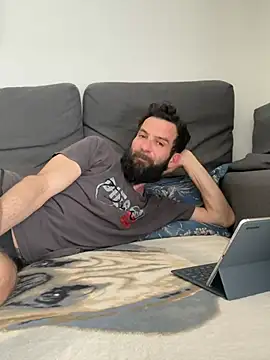 Snapshot of Michel_huge chatting on May 2, 2026, 2:44 pm Michel huge online show from May 2, 2026, 2:44 pm