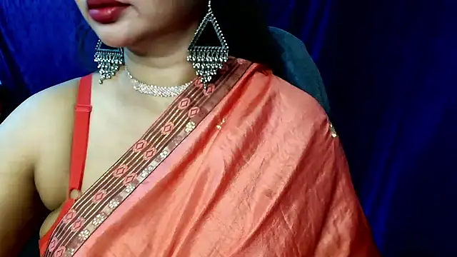 Snapshot of QUEEN_SAKHI- chatting on April 7, 2026, 10:17 am QUEEN SAKHI- online show from April 7, 2026, 10:17 am