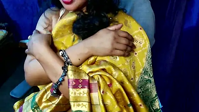 Snapshot of QUEEN_SAKHI- chatting on April 6, 2026, 5:36 pm QUEEN SAKHI- online show from April 6, 2026, 5:36 pm