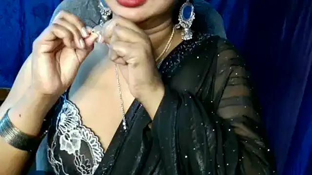 Snapshot of QUEEN_SAKHI- chatting on March 2, 2026, 6:15 pm QUEEN SAKHI- online show from March 2, 2026, 6:15 pm