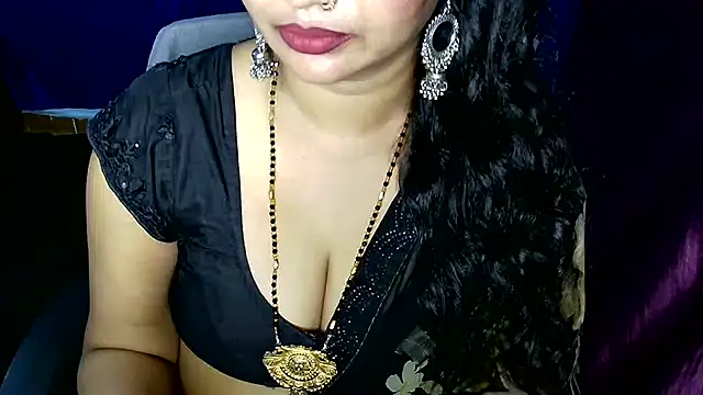 Snapshot of QUEEN_SAKHI- chatting on June 27, 2026, 12:44 pm QUEEN SAKHI- online show from June 27, 2026, 12:44 pm