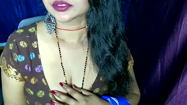 Snapshot of QUEEN_SAKHI- chatting on July 7, 2026, 5:21 am QUEEN SAKHI- online show from July 7, 2026, 5:21 am