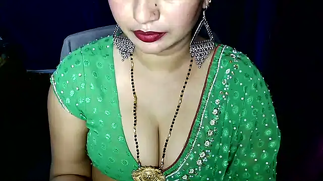 Snapshot of QUEEN_SAKHI- chatting on June 20, 2026, 12:21 pm QUEEN SAKHI- online show from June 20, 2026, 12:21 pm