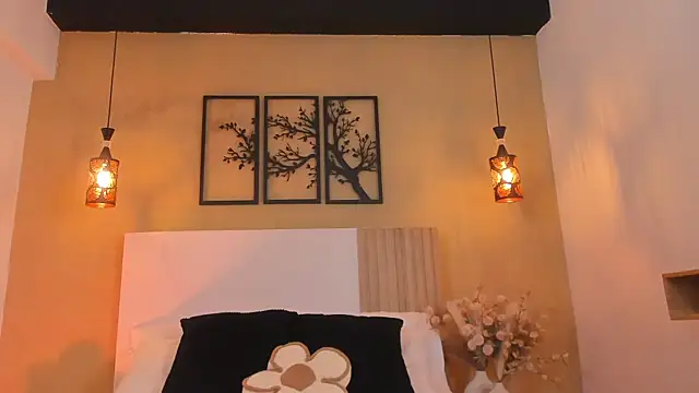 Snapshot of Camila_Bustamante chatting on October 9, 2025, 2:17 pm Camila Bustamante online show from October 9, 2025, 2:17 pm