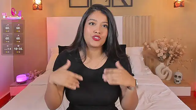 Snapshot of Camila_Bustamante chatting on October 16, 2025, 4:04 pm Camila Bustamante online show from October 16, 2025, 4:04 pm