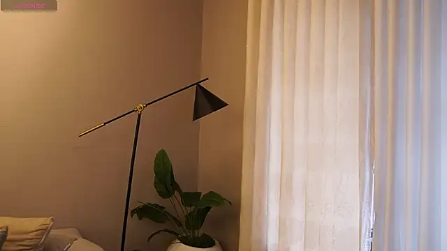 Thiago Valente online show from November 5, 2025, 1:14 pm