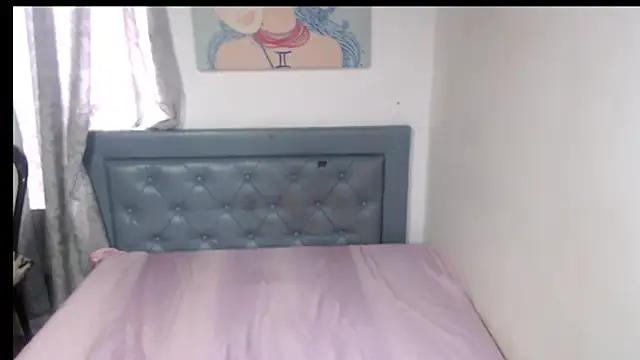 sarah aguilar online show from November 24, 2025, 6:52 pm