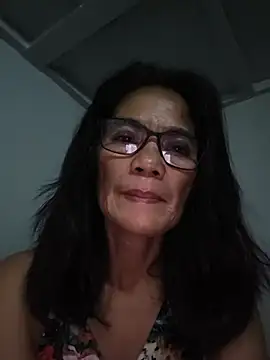 Snapshot of ImYourWoman_55 chatting on June 14, 2026, 9:49 pm ImYourWoman 55 online show from June 14, 2026, 9:49 pm