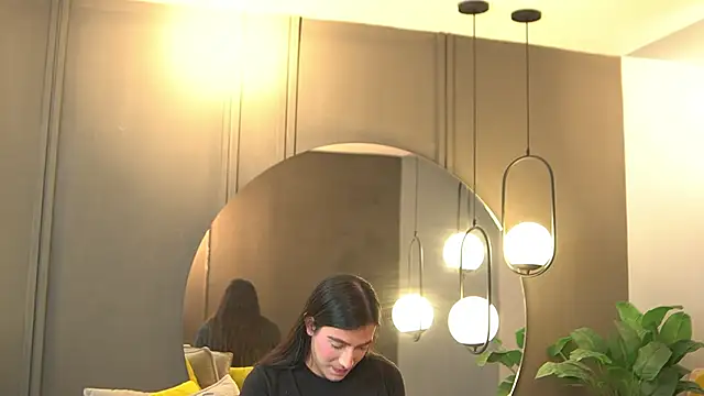 Ariaa Isabell online show from April 13, 2026, 6:45 pm