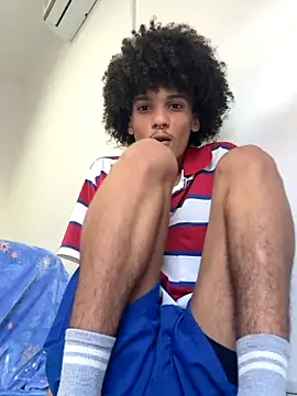 Max Rain online show from October 22, 2025, 7:35 pm