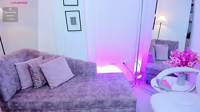 July Adams online show from January 16, 2026, 4:38 am