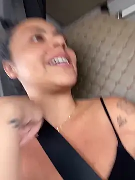 Snapshot of Chloe_Leaozinho chatting on October 19, 2025, 3:59 pm Chloe Leaozinho online show from October 19, 2025, 3:59 pm