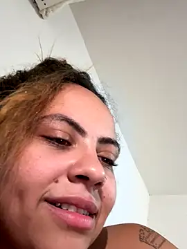 Snapshot of Chloe_Leaozinho chatting on October 17, 2025, 6:06 am Chloe Leaozinho online show from October 17, 2025, 6:06 am