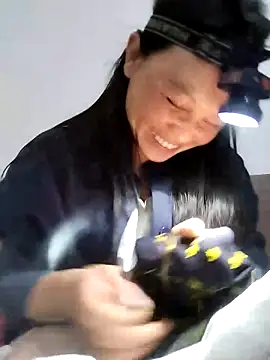 Tiyir597 online show from March 18, 2026, 2:08 pm