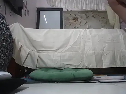 Snapshot of lyly_asian chatting on November 2, 2025, 11:54 pm lyly asian online show from November 2, 2025, 11:54 pm