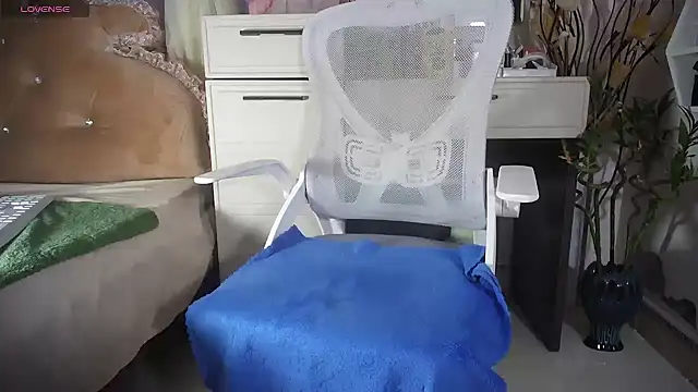 Snapshot of lyly_asian chatting on March 12, 2026, 1:33 am lyly asian online show from March 12, 2026, 1:33 am