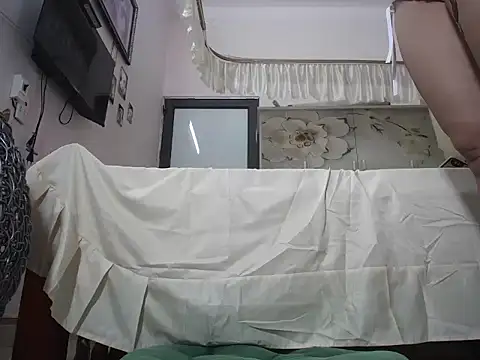 Snapshot of lyly_asian chatting on November 2, 2025, 11:37 am lyly asian online show from November 2, 2025, 11:37 am