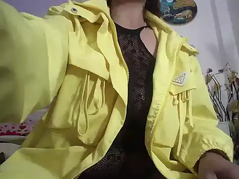 Snapshot of lyly_asian chatting on November 20, 2025, 10:42 pm lyly asian online show from November 20, 2025, 10:42 pm