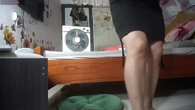 Snapshot of lyly_asian chatting on April 9, 2026, 7:36 am lyly asian online show from April 9, 2026, 7:36 am