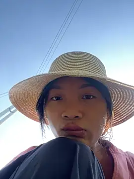 Snapshot of Phayphay77 chatting on October 29, 2025, 2:43 am Phayphay77 online show from October 29, 2025, 2:43 am