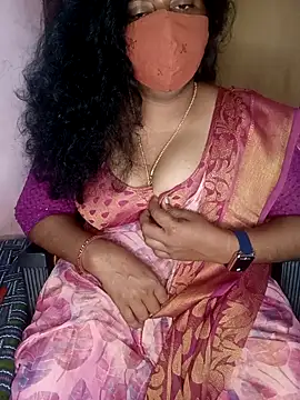 Jessi 25 online show from November 18, 2025, 8:12 pm