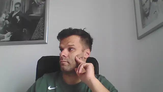 Snapshot of FROCETTO93 chatting on September 29, 2025, 6:20 am FROCETTO93 online show from September 29, 2025, 6:20 am