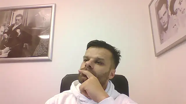 Snapshot of FROCETTO93 chatting on October 17, 2025, 6:39 am FROCETTO93 online show from October 17, 2025, 6:39 am