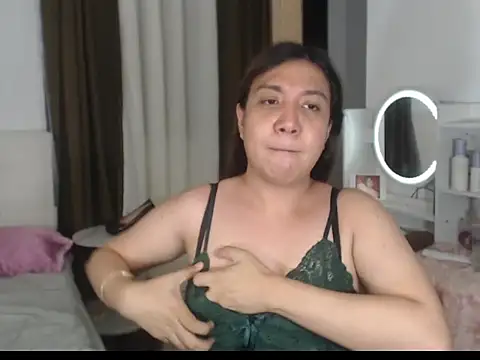 Snapshot of stellahugeX chatting on February 16, 2026, 10:36 am stellahugeX online show from February 16, 2026, 10:36 am