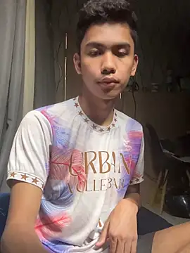 Demure Asian143 online show from April 8, 2026, 1:40 am