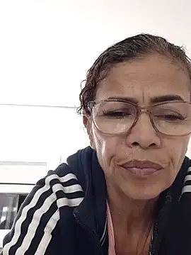 Snapshot of Merybeks chatting on November 30, 2025, 10:49 am Merybeks online show from November 30, 2025, 10:49 am