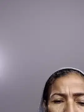 Snapshot of Merybeks chatting on December 16, 2025, 10:30 am Merybeks online show from December 16, 2025, 10:30 am