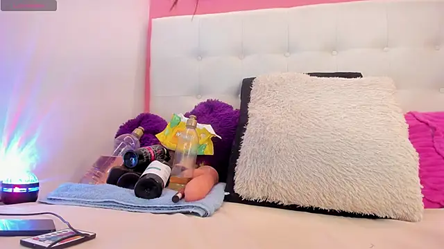 Snapshot of Willow_Wright chatting on September 30, 2025, 1:39 pm Willow Wright online show from September 30, 2025, 1:39 pm