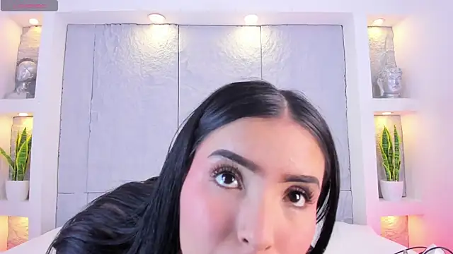 LovelyEyesx online show from April 10, 2026, 5:09 pm