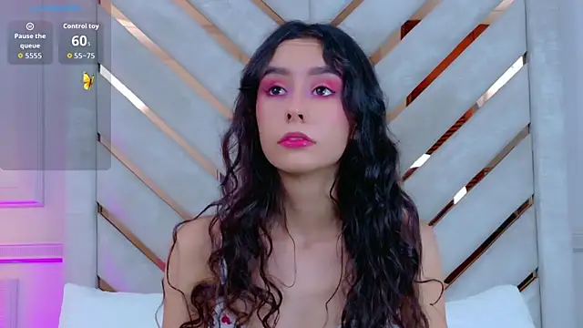 Snapshot of Sarah-Grace chatting on November 19, 2025, 2:00 am Sarah-Grace online show from November 19, 2025, 2:00 am