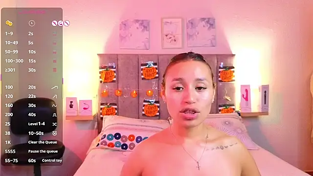 juliana-mancini online show from October 28, 2025, 5:12 pm