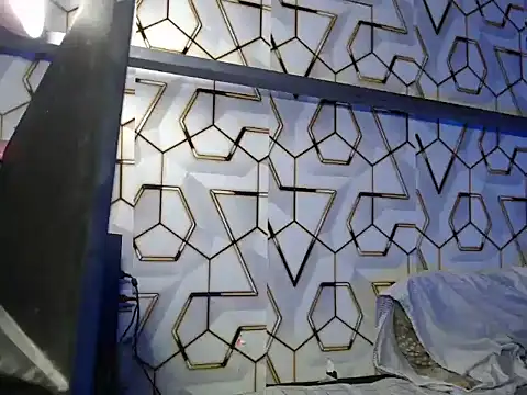 darryl hugecok online show from December 20, 2025, 2:14 am